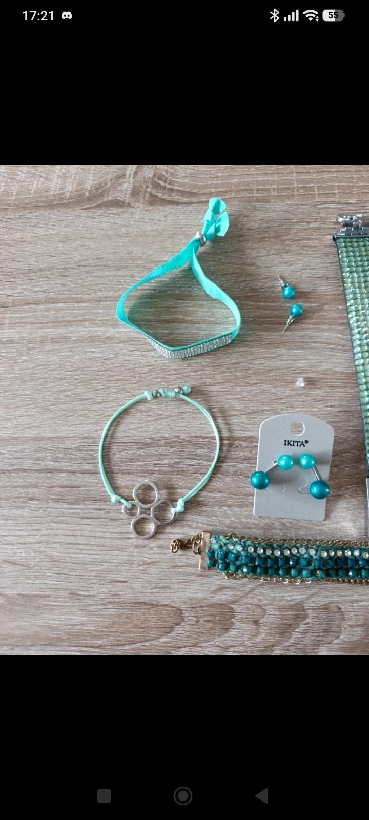 Lot sieraden voor dames 8 stuks
3 armbanden
2 paar oorbellen
1 kristallen manchet – photo 6